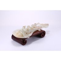 新款天然红花青玉梅花琵琶带底座摆件乐器摆件带底座玉器摆件时尚家居装饰玉器工艺品电视柜客厅摆件B99