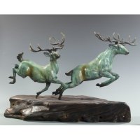 欧式现代铜雕绿色超越鹿摆件客厅书房卧室装饰