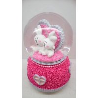 4A052音乐卡通情侣兔子水球首饰盒摆件家居装饰摆件