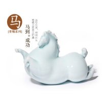 中式传统工艺青釉富贵马摆件动物摆件家居装饰摆件