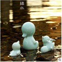中式传统工艺青釉小鸭戏水摆件动物摆件家居装饰摆件