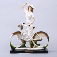 欧式简约白衣单车美女树脂摆件 可水洗不掉色装饰摆件 电视柜橱窗摆设工艺品 2139