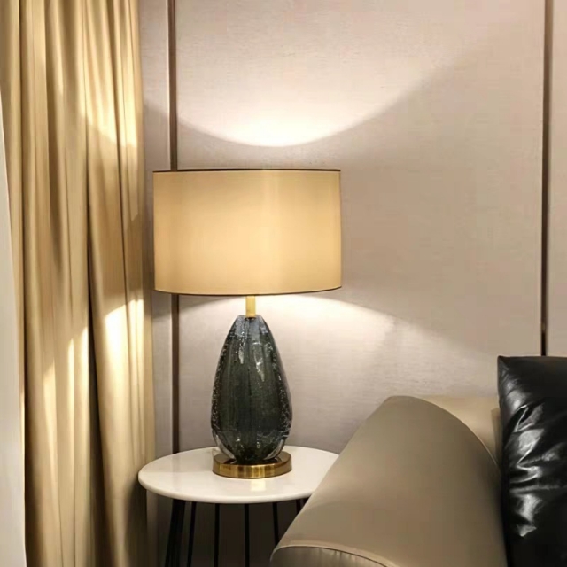 2019新款后现代梦幻气泡琉璃北欧复古样板房客厅角几卧室书桌台灯