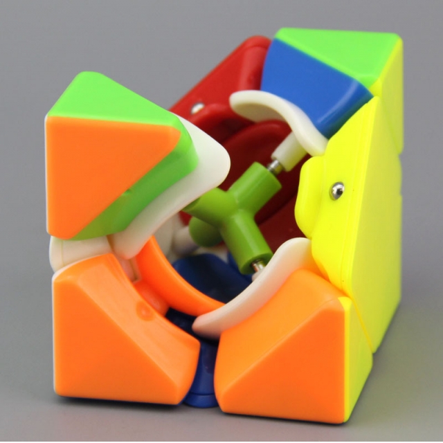 奇艺 斜转魔方彩色  四轴六面体异形魔方减压益智玩具批发