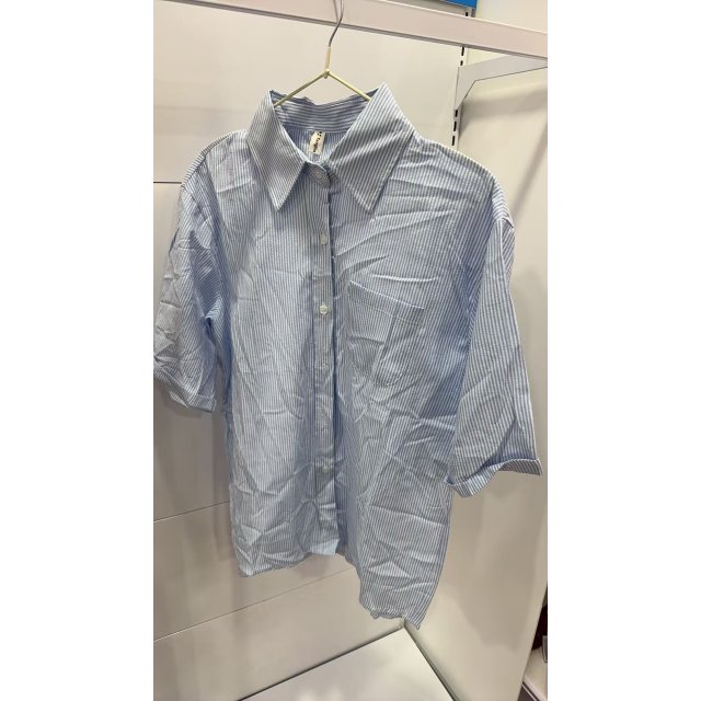 短袖竖条纹衬衫